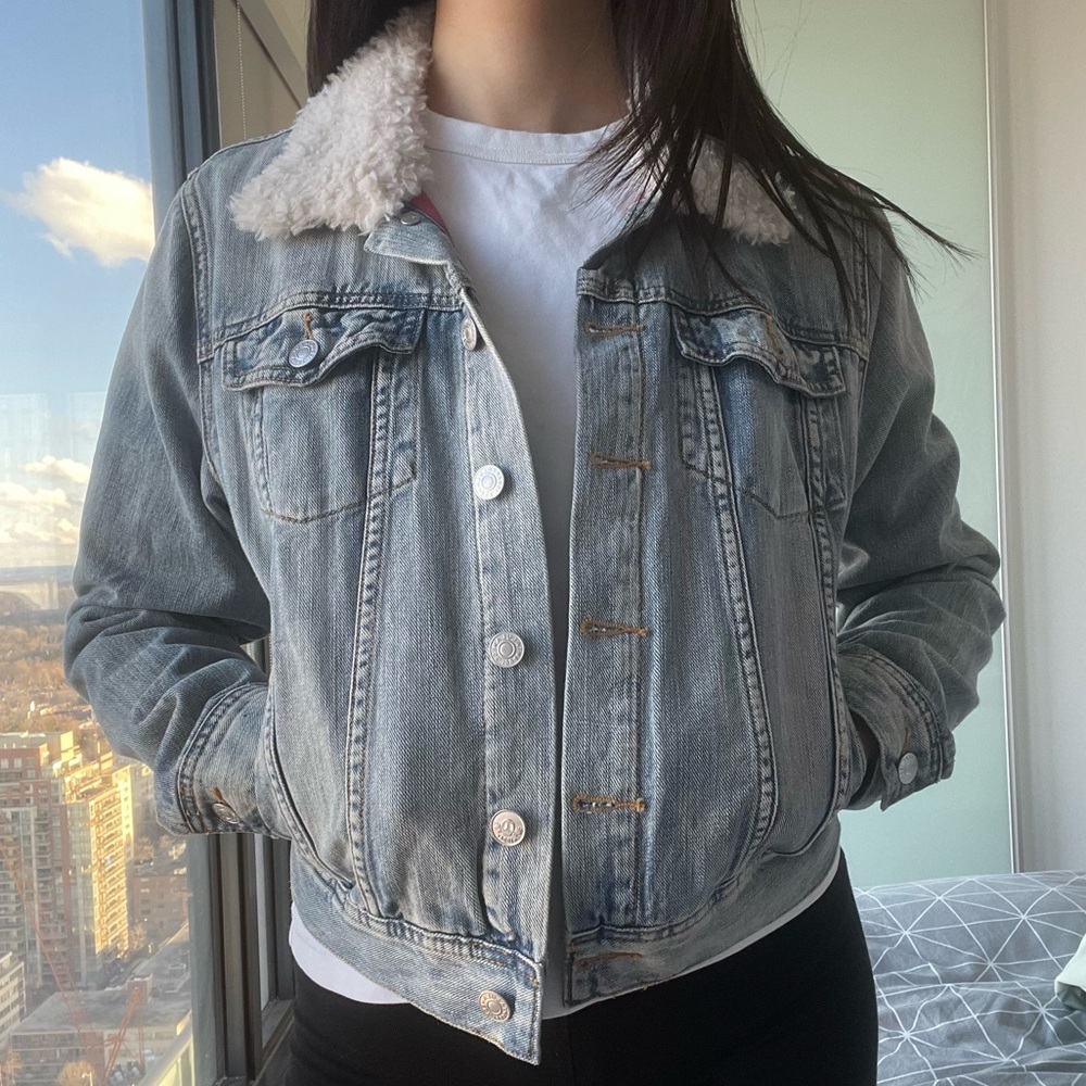 Talula faux sherpa collared light-wash denim jacket